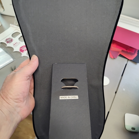 Necklace Busts - Picture 2 of 2